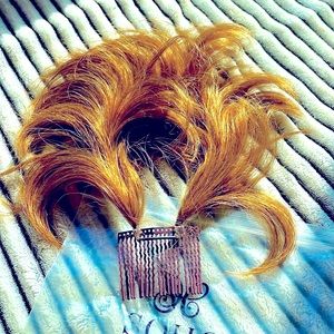 Soho curly, wired updo extension